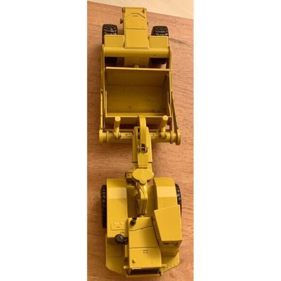 1:50 Norscot CAT 631E Caterpillar Die-Cast Scraper Tractor - Picture 8 of 12